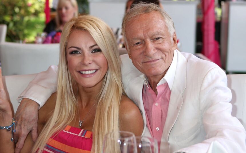 vaduva fondatorului playboy a fost ceruta in casatorie la 8 ani de la decesul lui cine e viitorul sot al lui crystal hefner 6815e3c14e7cc