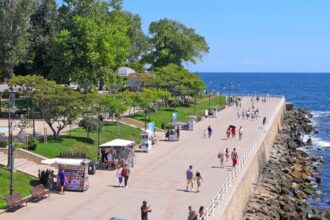 vant de pana la 70 de kilometri pe ora la constanta anunta primaria vezi aici pana cand e valabila avertizarea 6814960c0e700