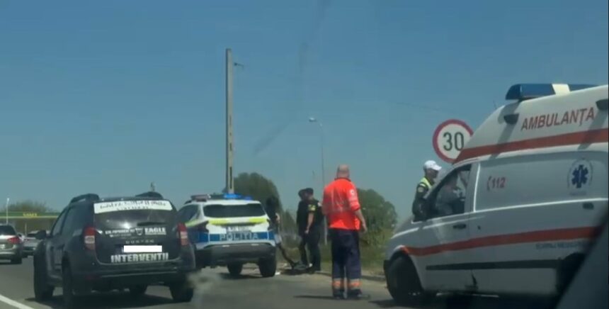 video accident rutier in zona celsy la sensul giratoriu intervin echipajele de la ambulanta 68133b6a877a9