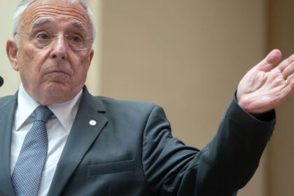 video avertisment de la bnr mugur isarescu anunta ca vin scumpiri nu va fi usor problema este finantarea deficitului bugetar 682c8811b8fe1