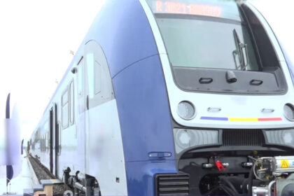 video cum arata primul tren electric construit de polonezi pentru romania face parte dintr un lot de 62 de trenuri si atinge 160 km h 68342ab7779f7