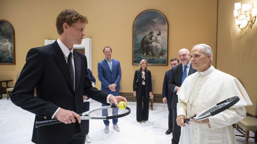video de data asta s a abtinut ce a facut jannik sinner la intalnirea cu papa leon al xiv lea 6824a9966d237