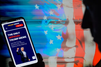 video donald trump a luat cina cu detinatori ai criptomonedei sale opozitia democrata acuza un conflict de interese 68305bdb35253