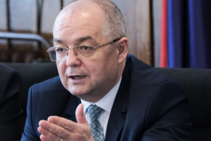 video emil boc astazi practic avem un referendum pentru mentinerea romaniei in ue sau pentru iesirea romaniei din ue 6829a3abd0100