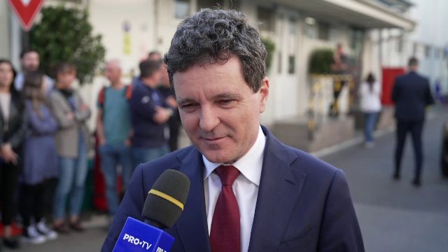 video exclusiv nicusor dan iubeste fotbalul si vrea ca romania sa se califice la mondialul din 2026 cum i a numit pe tricolori 682e0f25b36d8