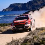 video exclusiv raliul sardiniei 2025 aici masinile zboara pana la 40 de metri wrc e live exclusiv pe voyo 682c99b4c0c4c