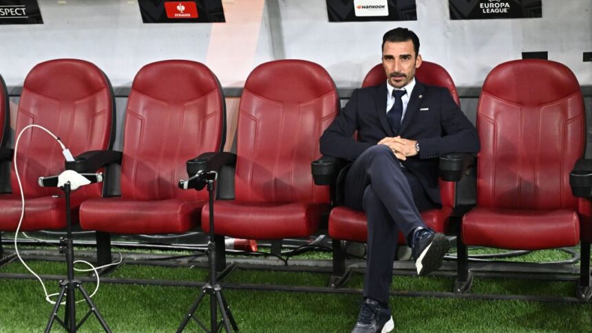 video lectia pe care le a predat o elias charalambous jucatorilor de la fcsb i am luat telefonul lui adrian sut si am facut asta 682730c689dda