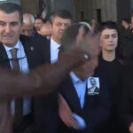 video liderul opozitiei din turcia a fost atacat de catre un barbat dupa o ceremonie de comemorare 6817a2ea0987f
