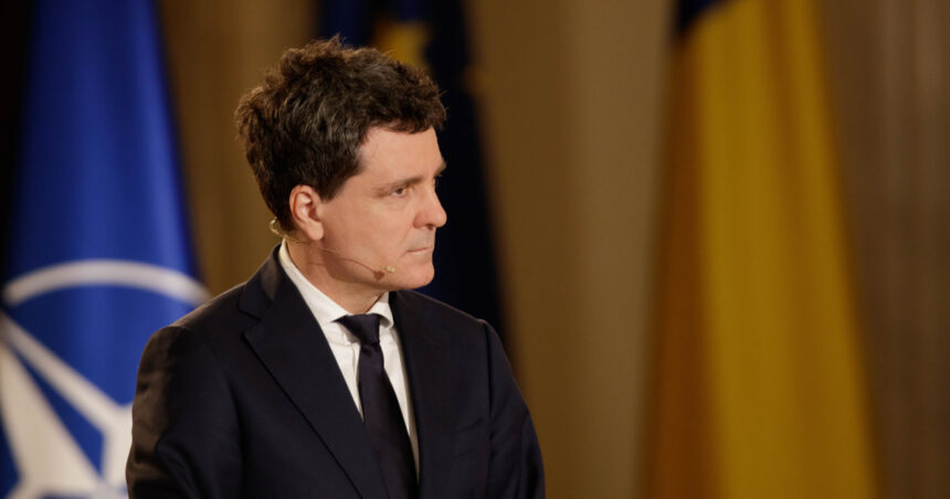 video nicusor dan spune ca romania e deja in recesiune pe de alta parte avem o economie privata care e solida 682ef48489a1c