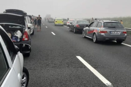 video prima zi de litoral primul accident in lant pe autostrada soarelui carambol cu 6 masini pe a2 pasageri raniti si trafic blocat 68134a6423d44