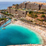video reguli stricte pentru turistii din gran canaria fara umbrele gatit sau dus pe plaja amenzile ajung la 3 000 de euro 68280ce704f7a