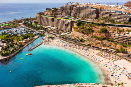 video reguli stricte pentru turistii din gran canaria fara umbrele gatit sau dus pe plaja amenzile ajung la 3 000 de euro 68280ce704f7a