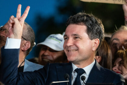 video rezultate alegeri prezidentiale 2025 turul 1 momentul in care nicusor dan l a depasit pe crin antonescu si a trecut pe locul 2 6817f2b6b4937