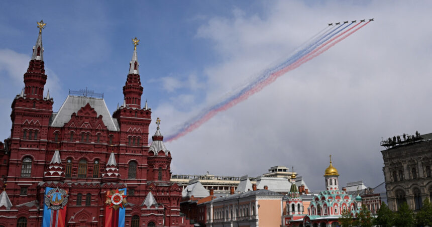 videofoto parada militara in piata rosie din moscova astazi vladimir putin sarbatoreste ziua victoriei sub amenintarea dronelor ucrainene 681da26581b5f