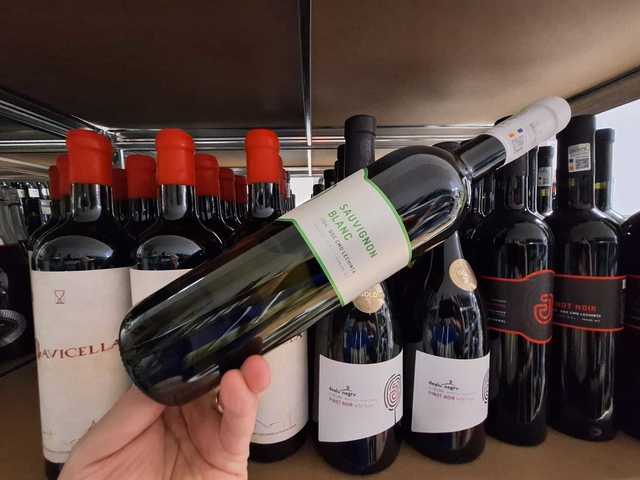 vinul zilei un sauvignon blanc care salveaza orice seara din timpul saptamanii un vin versatil proaspat si crocant savuros alaturi de peste fructe de mare carne alba sau branzeturi 682d6faadb0d8