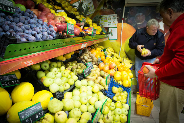 volumul cifrei de afaceri din comertul cu amanuntul a crescut 681c5b3832a58