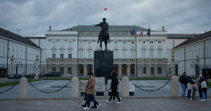 vot decisiv si in polonia electoratul alege intre calea pro ue si cea maga uitati va aceeasi batalie are loc si in romania 6828d22868739