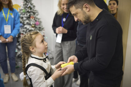 zelenski a decis ca ucraina sa serbeze ziua copilului la 20 noiembrie si a instituit decoratia viitorul ucrainei dedicata copiilor 683aa5123d52a