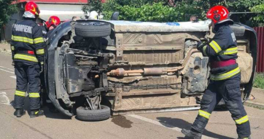 accident grav in botosani un autoturism s a rasturnat in urma impactului trei copii si doua femei au ajuns la spital 684fe79729145