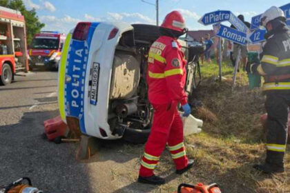 accident grav in neamt o autospeciala a politiei aflata in misiune s a rasturnat dupa ce a fost acrosata de un alt autoturism 685c4fc67a9f3