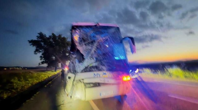 accident grav intre un microbuz si un autocar pe dn2 o persoana a decedat iar alte cinci ranite 686235c42c315