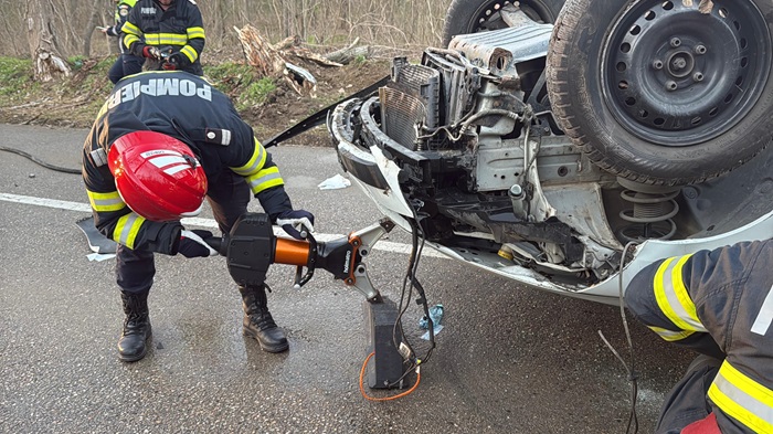 accident grav o ambulanta privata s a rasturnat pe dn2a iesire din mihail kogalniceanu 68416300061c8
