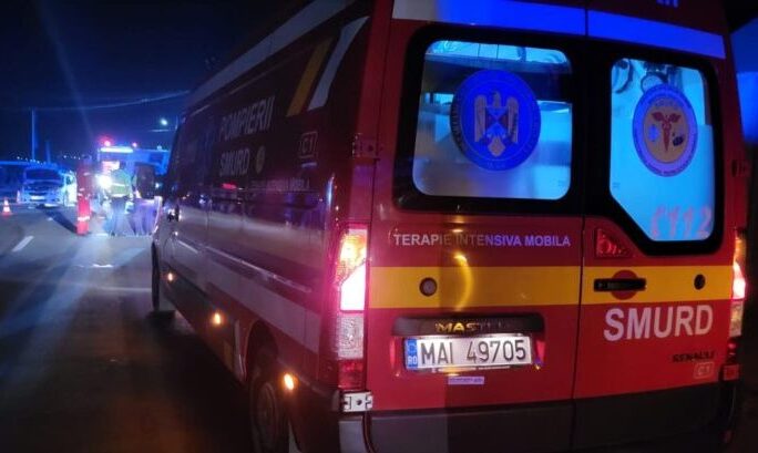 accident rutier pe dn2a intre localitatile crucea si stupina s au ciocnit o autorulota si un autoturism 685edf6696bb4