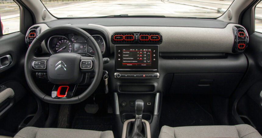 airbag urile takata mai fac o victima citroen cere imobilizarea imediata a tuturor automobilelor c3 si ds3 din europa 6852b6ffac055