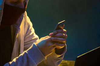 alerta de frauda online o campanie falsa promite iphone uri ieftine folosindu se ilegal numele platformei emag 685596962a8f3