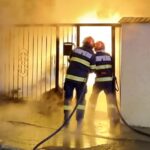 arde o casa din dorobantu mai multe echipaje de pompieri au ajuns la fata locului 685ee61cbcd9c