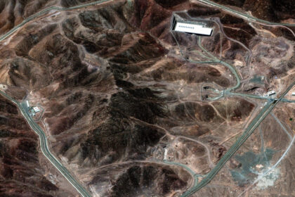 armata israeliana anunta ca e gata sa atace baza nucleara iraniana de la fordo considerata pana acum impenetrabila 685242f8232f1