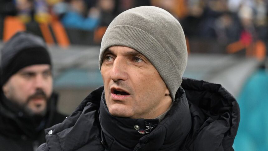 atac feroce la adresa lui razvan lucescu un fost star de la chelsea si milan a rupt tacerea 6843322286450