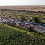 autocar rasturnat pe autostrada a2 22 de copii si sase adulti se aflau in autocar la momentul accidentului 68584e3d208ff