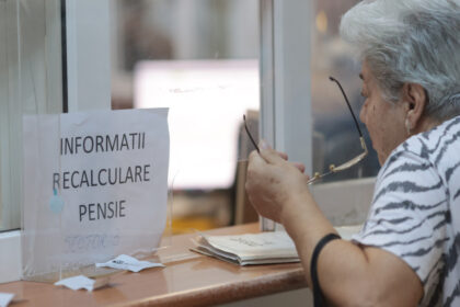 avertismentul unui sindicat aplicarea de corectii bugetare va duce la proteste si blocarea totala a activitatii caselor de pensii 683eec16be196