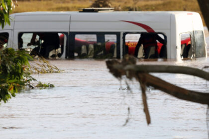 bilant dramatic al inundatiilor din africa de sud cel putin 90 de persoane si au pierdut viata din cauza viiturilor 685153ea03ce3