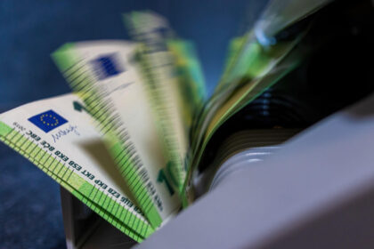 bnr datoria externa a romaniei a ajuns la peste 209 miliarde de euro cat de mult a crescut datoria in primele 4 luni ale anului 684c41abaea22