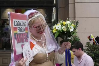 bucurestiul impartit intre parada pride si marsul normalitatii manifestatii cu mesaje opuse 68444fb85ab1e