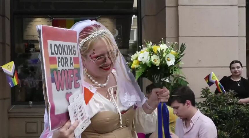 bucurestiul impartit intre parada pride si marsul normalitatii manifestatii cu mesaje opuse 68444fb85ab1e