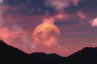 cand poate fi vazuta luna capsuna un fenomen astronomic spectaculos 68433eb32d519