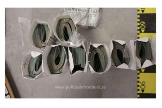 captura impresionanta la frontiera cu ucraina peste jumatate de milion de dolari gasiti ascunsi in cartuse de tigari 6857e52f0978d