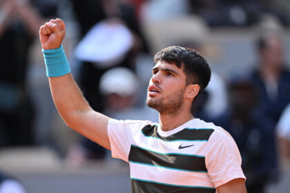 carlos alcaraz a castigat finala roland garros 2025 dupa un meci de cinci seturi cu jannik sinner al doilea trofeu consecutiv la paris 6846d7f988af0