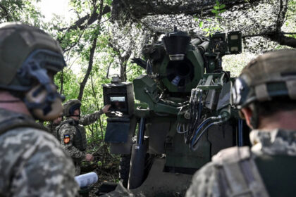 cel mai fierbinte punct de pe linia frontului kievul spune ca vladimir putin a mobilizat peste 100 000 de soldati la pokrovsk 685ee9094257b