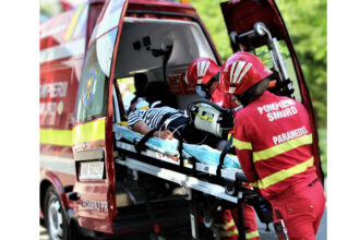 copil lovit de o masina in zona centrului de scafandri din constanta intervin paramedicii smurd 685d7fd3e24e5