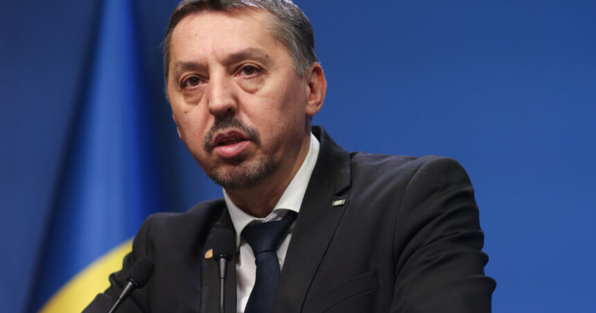 daniel david anunta ca va dona lunar 25 din salariu pentru burse sociale sunt pregatit sa fiu un ministru de sacrificiu 685b831f57a69