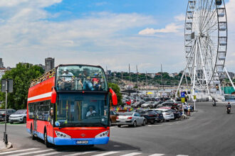 de sambata 14 iunie autobuzele etajate revin pe traseul turistic city tour constanta mamaia 684bc3eb1f8e8