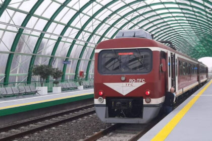 degajari de fum la automotorul unui tren care circula catre aeroportul henri coanda circulatia a 3 trenuri de calatori a fost afectata 6859494a3c4aa