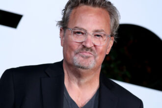 doctorul lui matthew perry a pledat vinovat si ar putea primi pana la 40 de ani de inchisoare 685e9198587b6