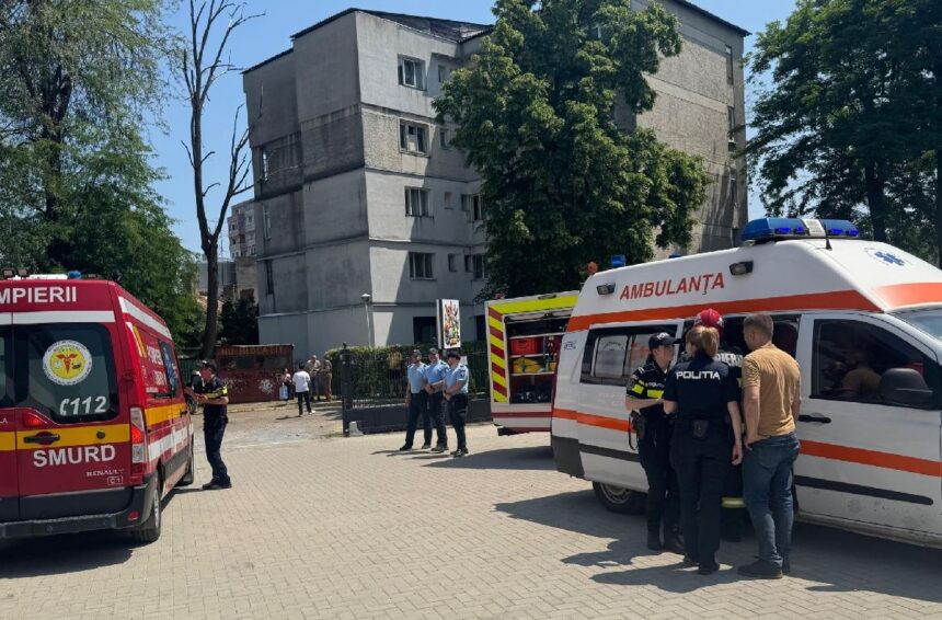 doi copii au ajuns la spital dupa ce tavanul s a prabusit intr un loc de joaca vezi unde a avut loc incidentul 6844616551561