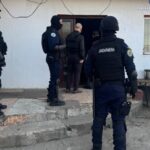 doi proxeneti au dat lovitura cu un salon de masaj au obtinut castiguri enorme exploatand sexual mai multe tinere 685d966560255