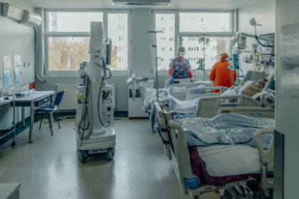 dosarul deceselor suspecte de la spitalul pantelimon s a extins urmarirea penala fata de patru medici ati descinderi si perchezitii 68418d1c12f5c